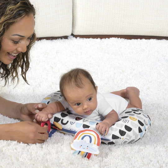 Baby’s Development – The Benefits of Tummy Time - Boppy